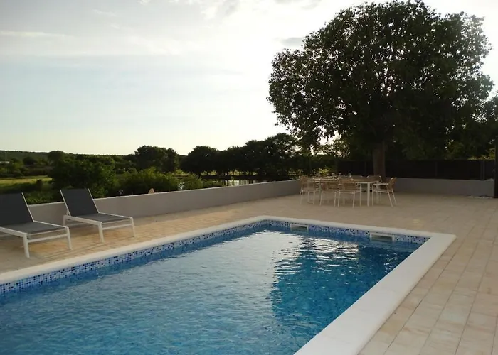 Bagulina Comfortable Villa *